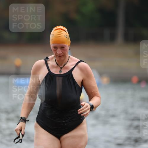 14.09.2025 - Stadtparktriathlon Michael Strokosch http://msf.ph/oto/8863258 14.09.2025 10:16:04 Schwimmen 631, 671 meine-sportfotos.de