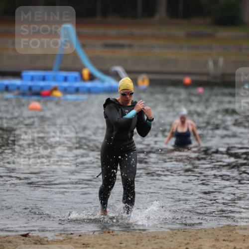 14.09.2025 - Stadtparktriathlon Michael Strokosch http://msf.ph/oto/8863263 14.09.2025 10:16:11 Schwimmen 671 meine-sportfotos.de