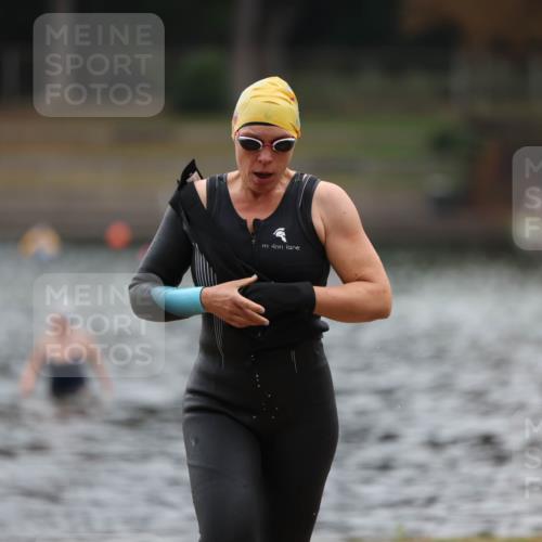 14.09.2025 - Stadtparktriathlon Michael Strokosch http://msf.ph/oto/8863275 14.09.2025 10:16:16 Schwimmen 671 meine-sportfotos.de