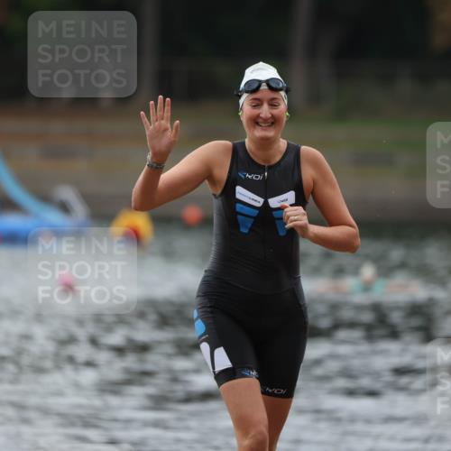 14.09.2025 - Stadtparktriathlon Michael Strokosch http://msf.ph/oto/8863323 14.09.2025 10:17:40 Schwimmen 643, 686 meine-sportfotos.de