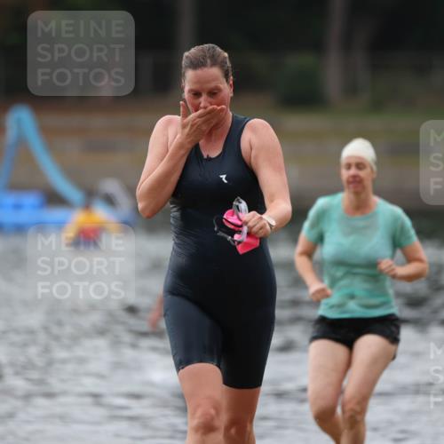 14.09.2025 - Stadtparktriathlon Michael Strokosch http://msf.ph/oto/8863359 14.09.2025 10:18:14 Schwimmen 638, 655, 678 meine-sportfotos.de