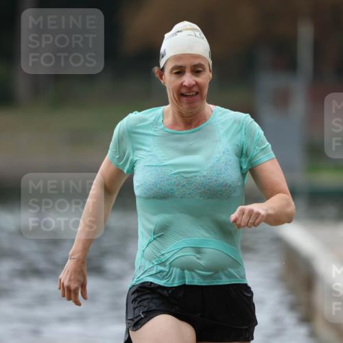 14.09.2025 - Stadtparktriathlon Michael Strokosch http://msf.ph/oto/8863369 14.09.2025 10:18:17 Schwimmen 638, 655, 678 meine-sportfotos.de