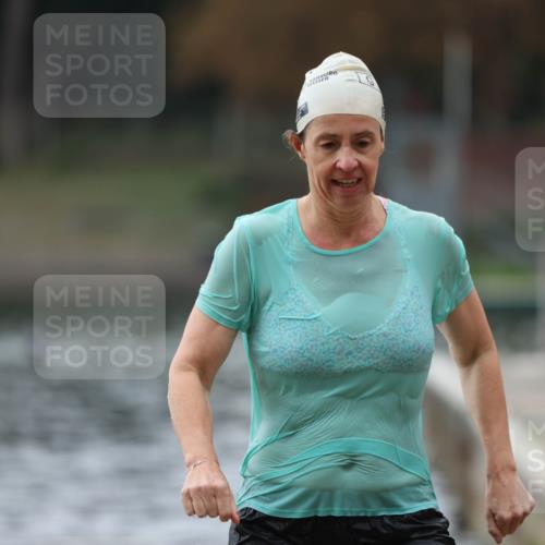 14.09.2025 - Stadtparktriathlon Michael Strokosch http://msf.ph/oto/8863371 14.09.2025 10:18:17 Schwimmen 638, 655, 678 meine-sportfotos.de