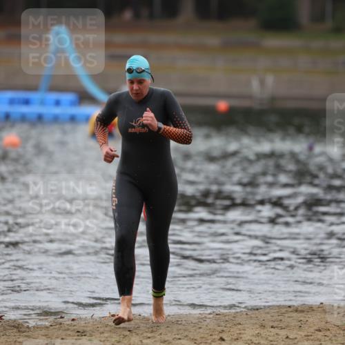 14.09.2025 - Stadtparktriathlon Michael Strokosch http://msf.ph/oto/8863373 14.09.2025 10:18:21 Schwimmen 638, 655 meine-sportfotos.de