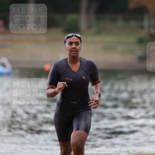 14.09.2025 - Stadtparktriathlon Michael Strokosch http://msf.ph/oto/8863391 14.09.2025 10:19:15 Schwimmen 692 meine-sportfotos.de