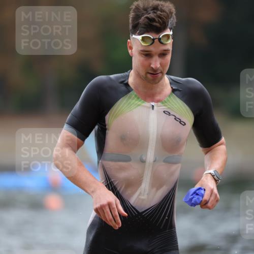 14.09.2025 - Stadtparktriathlon Michael Strokosch http://msf.ph/oto/8863404 14.09.2025 10:27:29 Schwimmen 763 meine-sportfotos.de