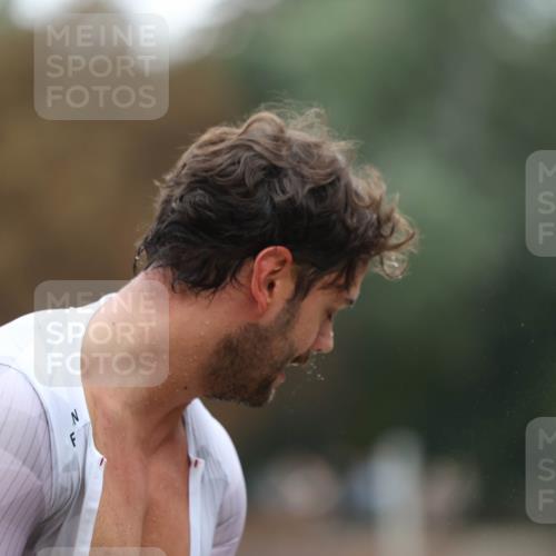 14.09.2025 - Stadtparktriathlon Michael Strokosch http://msf.ph/oto/8863468 14.09.2025 10:29:13 Schwimmen 735, 793 meine-sportfotos.de