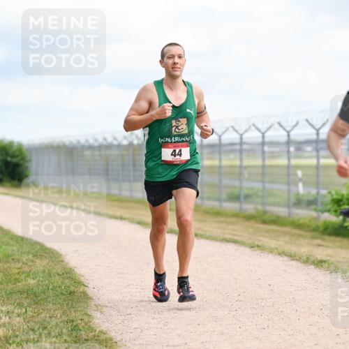 14.09.2025 - Airport Race Dr. Thomas Lammeyer http://msf.ph/oto/8863479 14.09.2025 12:03:07 Laufen 44, 4166 meine-sportfotos.de