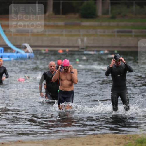 14.09.2025 - Stadtparktriathlon Michael Strokosch http://msf.ph/oto/8863492 14.09.2025 10:30:18 Schwimmen 761, 777, 798 meine-sportfotos.de
