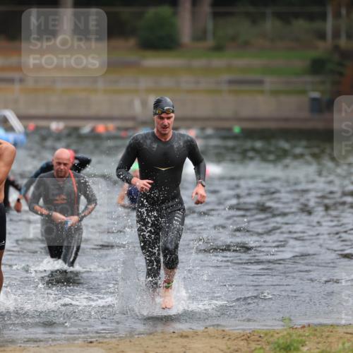 14.09.2025 - Stadtparktriathlon Michael Strokosch http://msf.ph/oto/8863503 14.09.2025 10:30:21 Schwimmen 761, 777, 798 meine-sportfotos.de