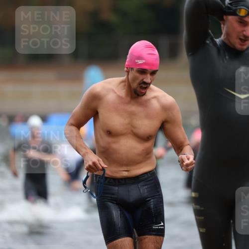 14.09.2025 - Stadtparktriathlon Michael Strokosch http://msf.ph/oto/8863526 14.09.2025 10:30:26 Schwimmen 752, 761, 769, 777, 798 meine-sportfotos.de