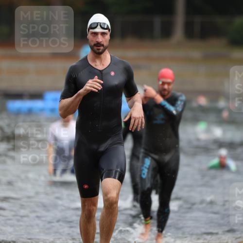 14.09.2025 - Stadtparktriathlon Michael Strokosch http://msf.ph/oto/8863538 14.09.2025 10:30:33 Schwimmen 727, 743, 752, 767, 769, 770, 798 meine-sportfotos.de