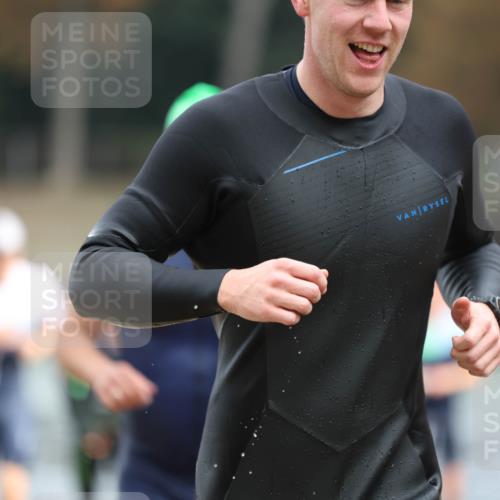 14.09.2025 - Stadtparktriathlon Michael Strokosch http://msf.ph/oto/8863563 14.09.2025 10:30:42 Schwimmen 727, 730, 743, 767, 770, 817 meine-sportfotos.de