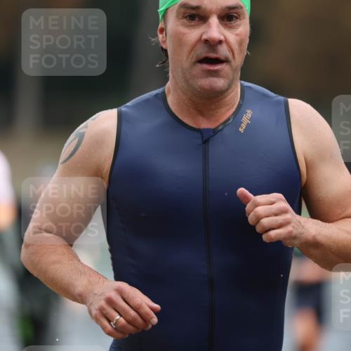 14.09.2025 - Stadtparktriathlon Michael Strokosch http://msf.ph/oto/8863568 14.09.2025 10:30:43 Schwimmen 727, 730, 743, 767, 770, 817 meine-sportfotos.de