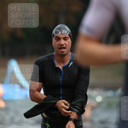 14.09.2025 - Stadtparktriathlon Michael Strokosch http://msf.ph/oto/8863574 14.09.2025 10:30:47 Schwimmen 730, 743, 817 meine-sportfotos.de