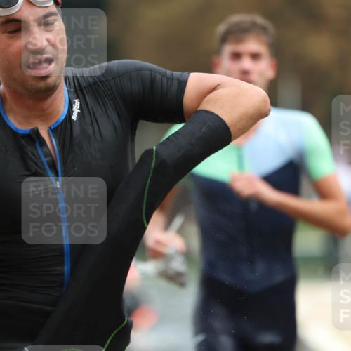 14.09.2025 - Stadtparktriathlon Michael Strokosch http://msf.ph/oto/8863582 14.09.2025 10:30:48 Schwimmen 730, 743, 817 meine-sportfotos.de