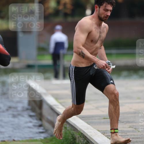 14.09.2025 - Stadtparktriathlon Michael Strokosch http://msf.ph/oto/8863595 14.09.2025 10:31:03 Schwimmen 766, 788, 813 meine-sportfotos.de