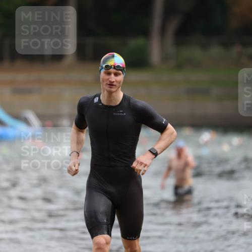 14.09.2025 - Stadtparktriathlon Michael Strokosch http://msf.ph/oto/8863608 14.09.2025 10:31:33 Schwimmen 764 meine-sportfotos.de