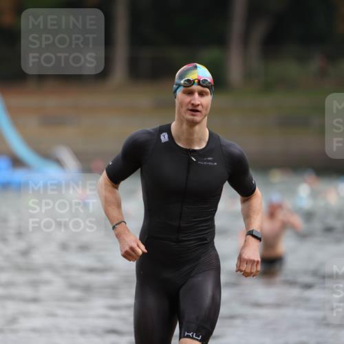 14.09.2025 - Stadtparktriathlon Michael Strokosch http://msf.ph/oto/8863611 14.09.2025 10:31:34 Schwimmen 764 meine-sportfotos.de