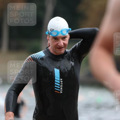 14.09.2025 - Stadtparktriathlon Michael Strokosch http://msf.ph/oto/8863640 14.09.2025 10:31:50 Schwimmen 737, 804, 811 meine-sportfotos.de