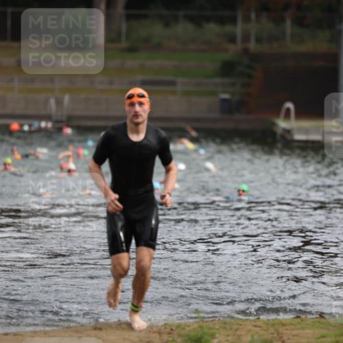 14.09.2025 - Stadtparktriathlon Michael Strokosch http://msf.ph/oto/8863644 14.09.2025 10:31:56 Schwimmen 737 meine-sportfotos.de