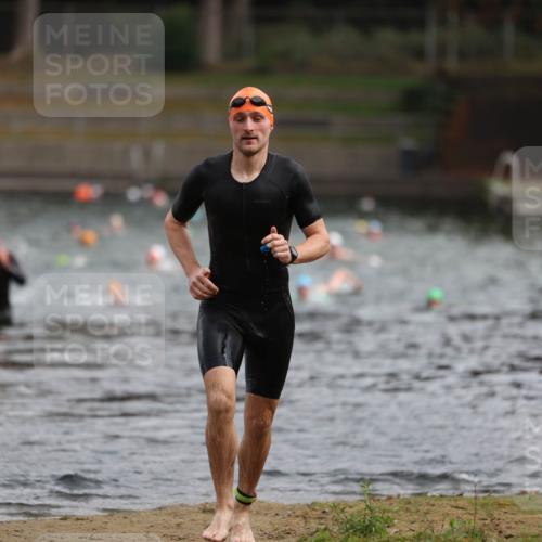 14.09.2025 - Stadtparktriathlon Michael Strokosch http://msf.ph/oto/8863649 14.09.2025 10:31:57 Schwimmen 737 meine-sportfotos.de