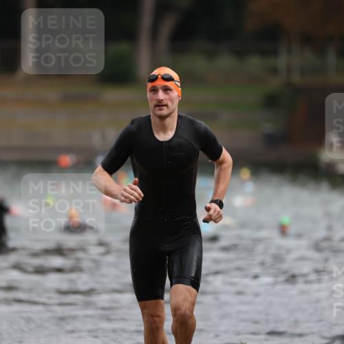 14.09.2025 - Stadtparktriathlon Michael Strokosch http://msf.ph/oto/8863655 14.09.2025 10:31:58 Schwimmen 737 meine-sportfotos.de