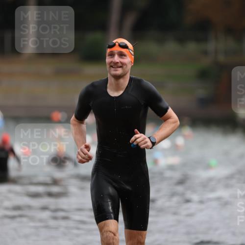 14.09.2025 - Stadtparktriathlon Michael Strokosch http://msf.ph/oto/8863660 14.09.2025 10:31:59 Schwimmen 737 meine-sportfotos.de