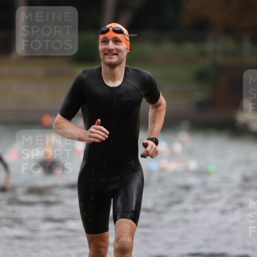 14.09.2025 - Stadtparktriathlon Michael Strokosch http://msf.ph/oto/8863662 14.09.2025 10:31:59 Schwimmen 737 meine-sportfotos.de
