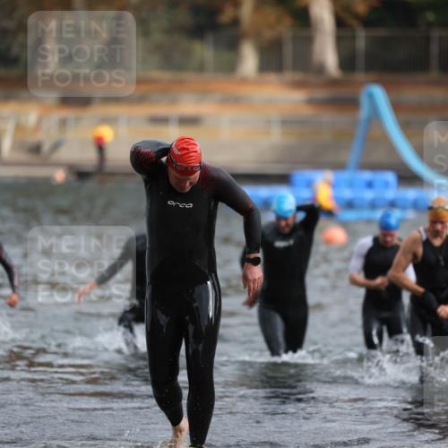 14.09.2025 - Stadtparktriathlon Michael Strokosch http://msf.ph/oto/8863675 14.09.2025 10:32:16 Schwimmen 732, 748, 753, 758, 759, 782, 796, 800 meine-sportfotos.de