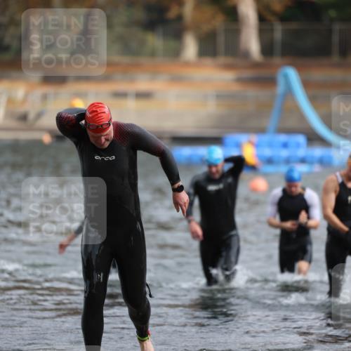 14.09.2025 - Stadtparktriathlon Michael Strokosch http://msf.ph/oto/8863678 14.09.2025 10:32:16 Schwimmen 732, 748, 753, 758, 759, 782, 796, 800 meine-sportfotos.de