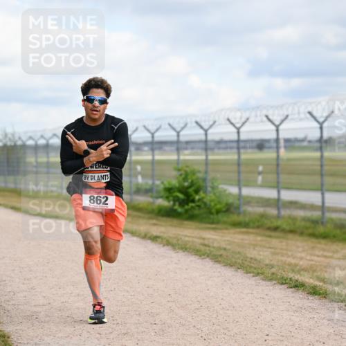 14.09.2025 - Airport Race Dr. Thomas Lammeyer http://msf.ph/oto/8863689 14.09.2025 12:03:34 Laufen 438, 862 meine-sportfotos.de