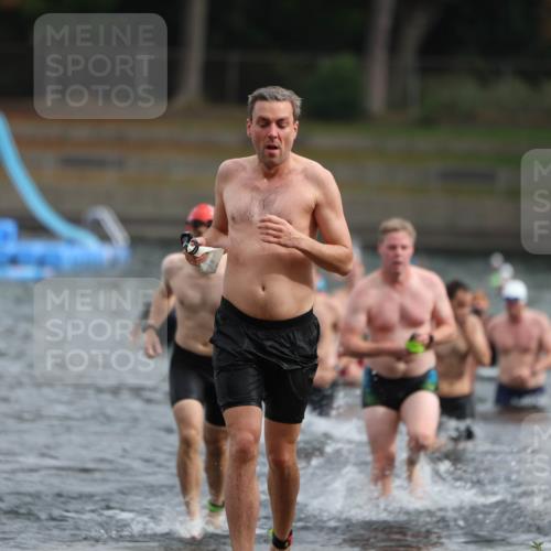 14.09.2025 - Stadtparktriathlon Michael Strokosch http://msf.ph/oto/8863715 14.09.2025 10:32:34 Schwimmen 740, 762, 781, 785, 801, 815 meine-sportfotos.de