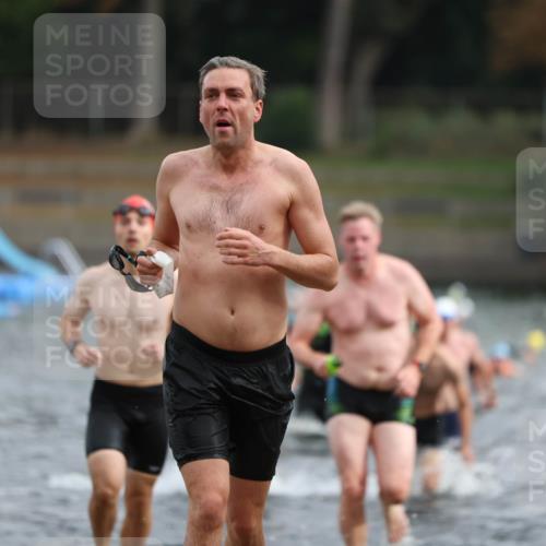 14.09.2025 - Stadtparktriathlon Michael Strokosch http://msf.ph/oto/8863722 14.09.2025 10:32:35 Schwimmen 723, 740, 762, 781, 785, 801, 815 meine-sportfotos.de