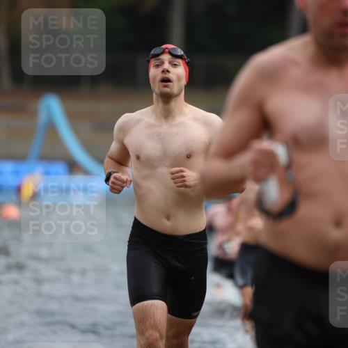 14.09.2025 - Stadtparktriathlon Michael Strokosch http://msf.ph/oto/8863732 14.09.2025 10:32:38 Schwimmen 723, 740, 762, 781, 801, 815, 816 meine-sportfotos.de