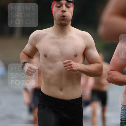 14.09.2025 - Stadtparktriathlon Michael Strokosch http://msf.ph/oto/8863733 14.09.2025 10:32:39 Schwimmen 723, 736, 740, 762, 781, 801, 815, 816 meine-sportfotos.de