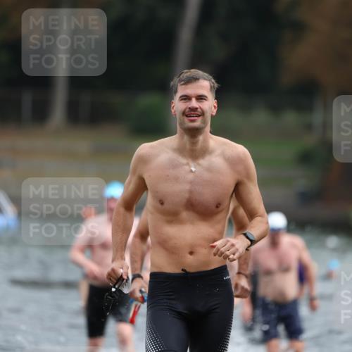 14.09.2025 - Stadtparktriathlon Michael Strokosch http://msf.ph/oto/8863735 14.09.2025 10:32:42 Schwimmen 723, 736, 740, 762, 776, 781, 815, 816 meine-sportfotos.de