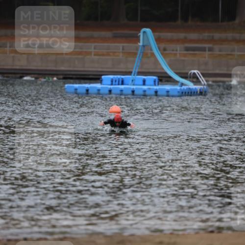 14.09.2025 - Stadtparktriathlon Michael Strokosch http://msf.ph/oto/8863738 14.09.2025 08:48:54 Schwimmen  meine-sportfotos.de