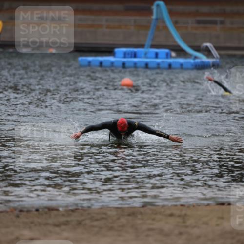 14.09.2025 - Stadtparktriathlon Michael Strokosch http://msf.ph/oto/8863744 14.09.2025 08:49:02 Schwimmen 315 meine-sportfotos.de