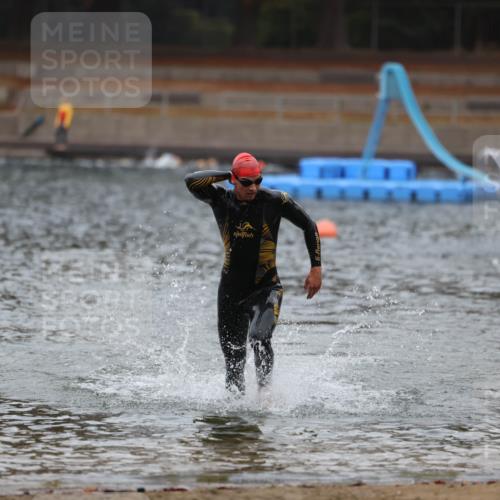 14.09.2025 - Stadtparktriathlon Michael Strokosch http://msf.ph/oto/8863749 14.09.2025 08:49:05 Schwimmen 315 meine-sportfotos.de