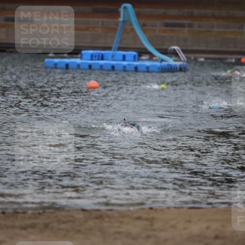 14.09.2025 - Stadtparktriathlon Michael Strokosch http://msf.ph/oto/8863784 14.09.2025 08:49:16 Schwimmen 310 meine-sportfotos.de