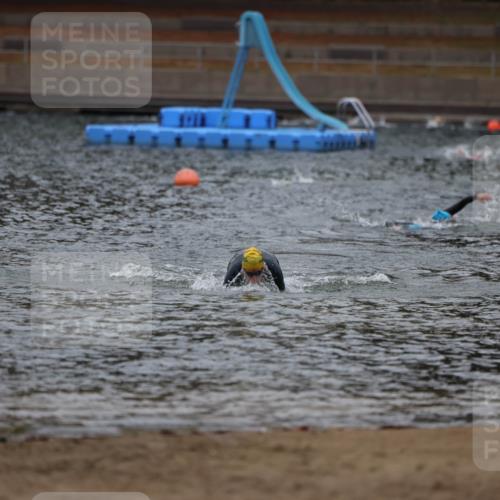 14.09.2025 - Stadtparktriathlon Michael Strokosch http://msf.ph/oto/8863787 14.09.2025 08:49:17 Schwimmen 310 meine-sportfotos.de