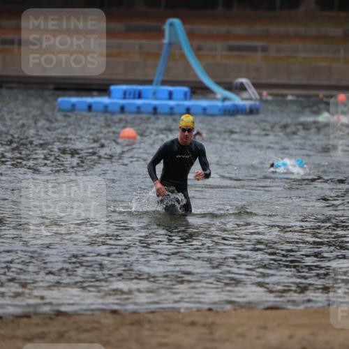 14.09.2025 - Stadtparktriathlon Michael Strokosch http://msf.ph/oto/8863794 14.09.2025 08:49:19 Schwimmen 310 meine-sportfotos.de