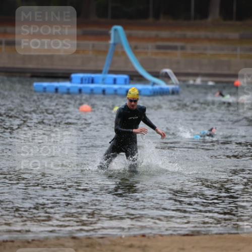 14.09.2025 - Stadtparktriathlon Michael Strokosch http://msf.ph/oto/8863798 14.09.2025 08:49:19 Schwimmen 310 meine-sportfotos.de