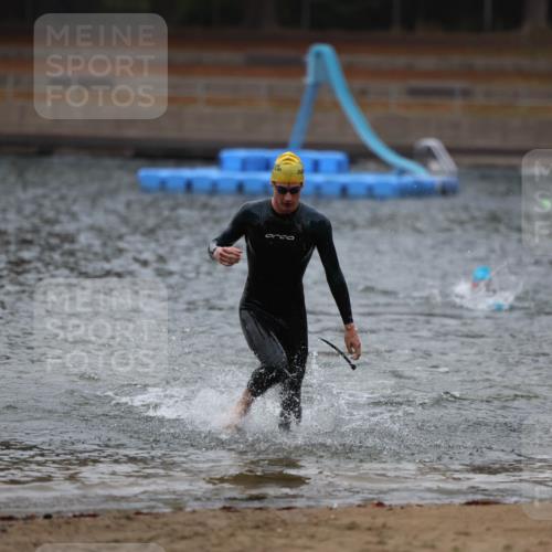 14.09.2025 - Stadtparktriathlon Michael Strokosch http://msf.ph/oto/8863816 14.09.2025 08:49:22 Schwimmen 310 meine-sportfotos.de