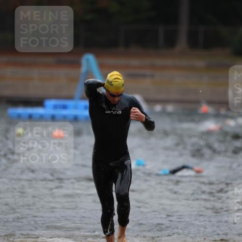 14.09.2025 - Stadtparktriathlon Michael Strokosch http://msf.ph/oto/8863827 14.09.2025 08:49:24 Schwimmen 310 meine-sportfotos.de
