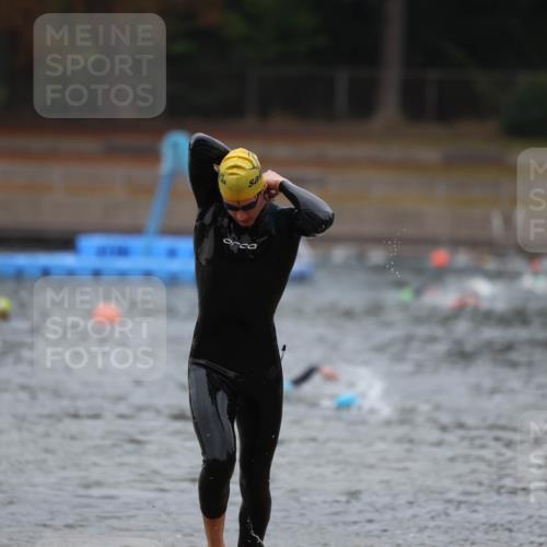14.09.2025 - Stadtparktriathlon Michael Strokosch http://msf.ph/oto/8863829 14.09.2025 08:49:24 Schwimmen 310 meine-sportfotos.de