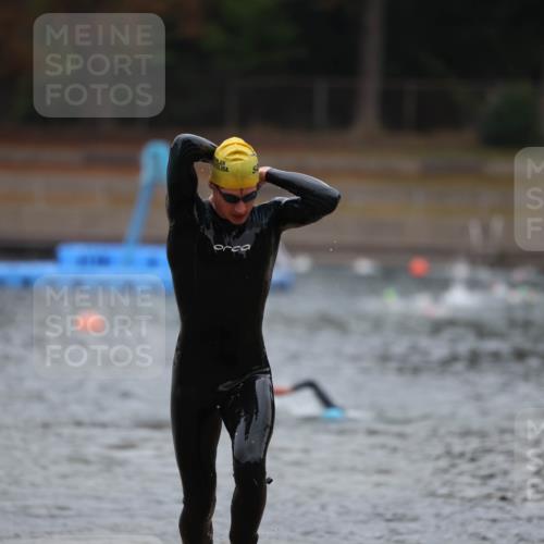 14.09.2025 - Stadtparktriathlon Michael Strokosch http://msf.ph/oto/8863830 14.09.2025 08:49:25 Schwimmen 307, 310 meine-sportfotos.de
