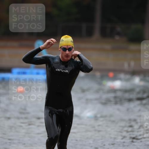 14.09.2025 - Stadtparktriathlon Michael Strokosch http://msf.ph/oto/8863831 14.09.2025 08:49:25 Schwimmen 307, 310 meine-sportfotos.de