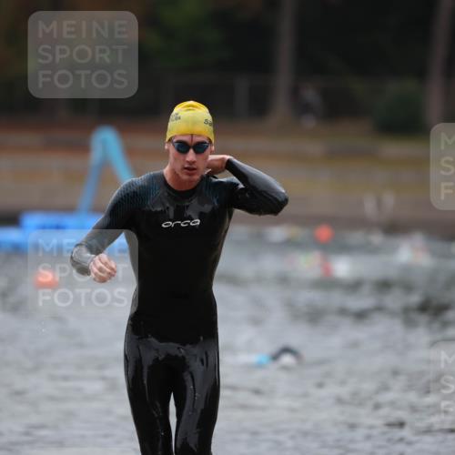 14.09.2025 - Stadtparktriathlon Michael Strokosch http://msf.ph/oto/8863833 14.09.2025 08:49:25 Schwimmen 307, 310 meine-sportfotos.de